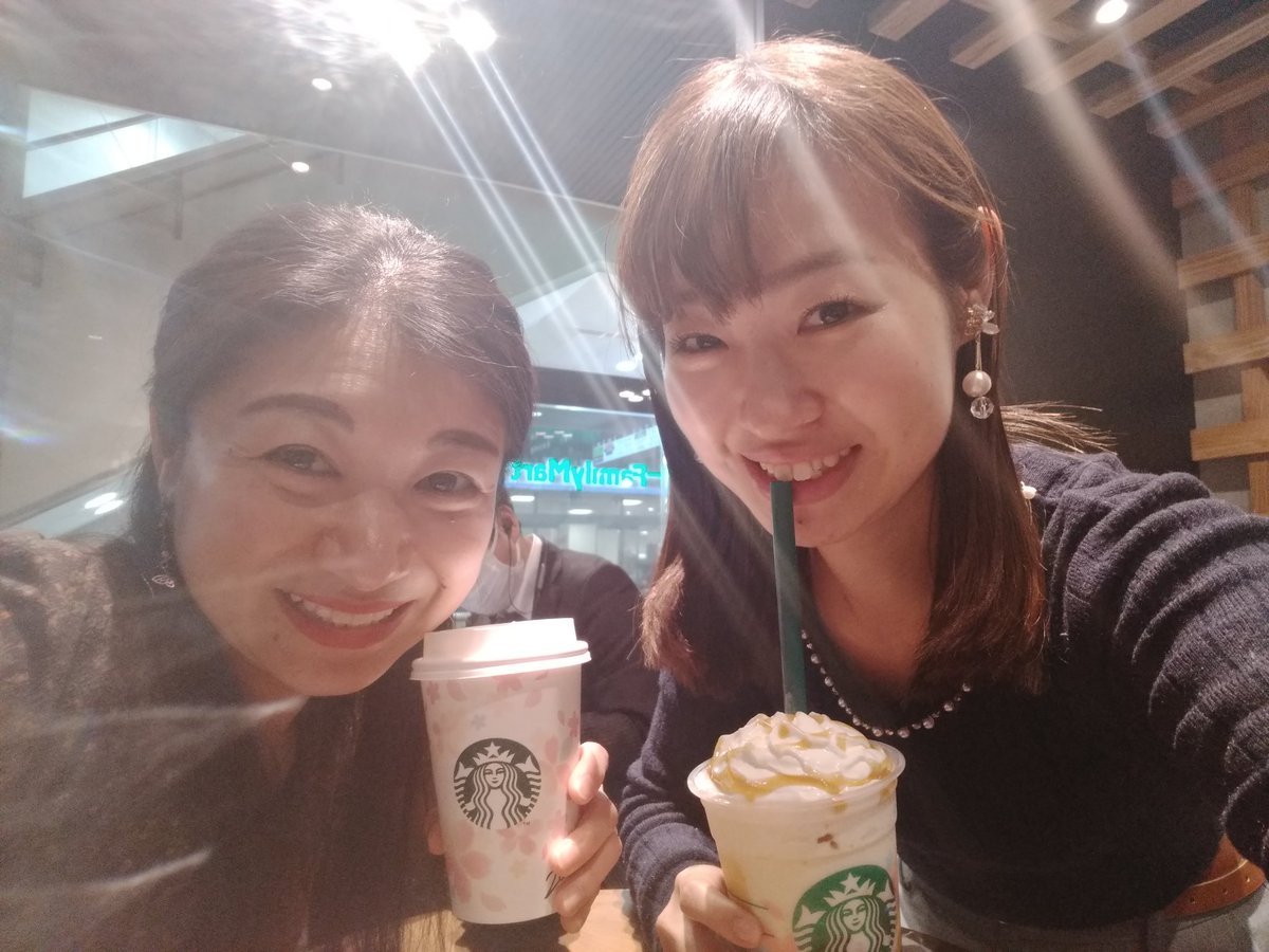 runrun24smile's tweet photo. 私達が最初にお話した場所も
スターバックス

色んな事がスタートした今日も...
スターバックス(笑) https://t.co/dpNaoDPab7