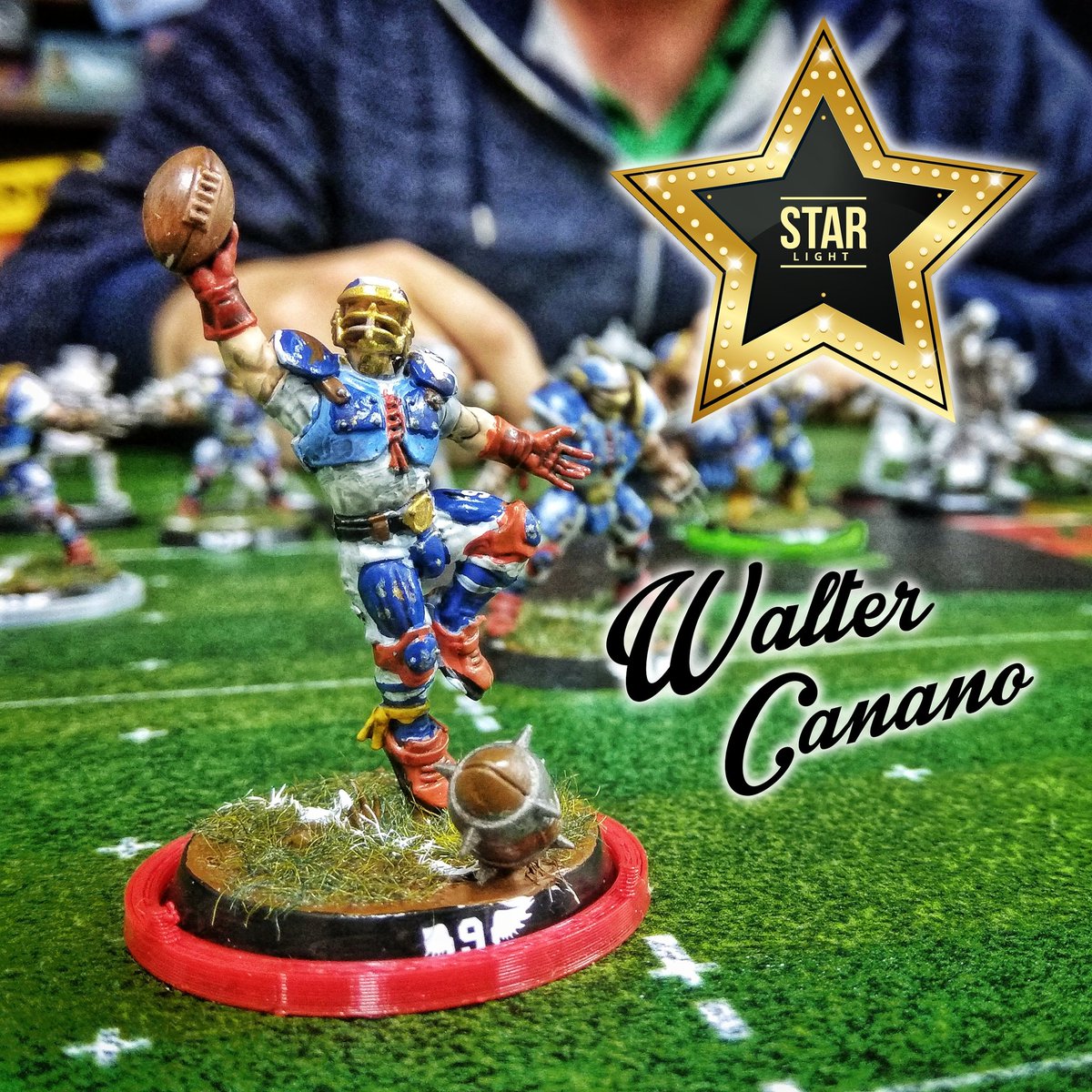 bowl_choco's tweet photo. Walter Canano - El joven receptor del equipo Huelva York,  con 3 TouchDown en tres partidos, alguna que otra recepción y varios sprints,... no está dejando a nadie indiferente en la #ChocoLeague. Desde luego ha nacido una estrella #BloodBowl  @m_hexagonadas https://t.co/mfbmVvygT9