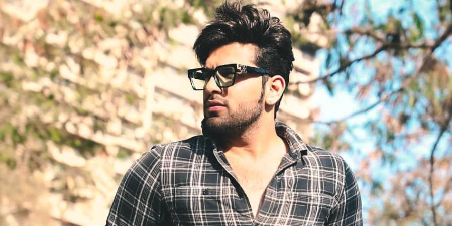 paras_army's tweet photo. @rachitmehra91 The man who's often misunderstood... the man who's regarded as the ultimate Gamer and the Ruthless King. Abracadabra #ParasChhabra. https://t.co/6cg8EJT5RO
