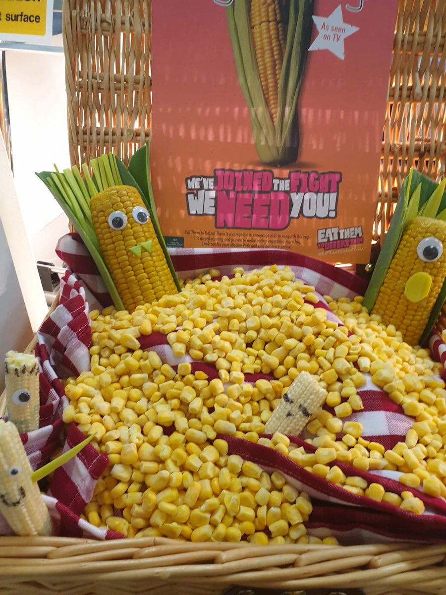 Danworkcatering's tweet photo. Frightening the sweetcorn at Burwell primary ! #heartofeverymeal @EdwardsandBlake #vegpower https://t.co/pXO5zJNYLL