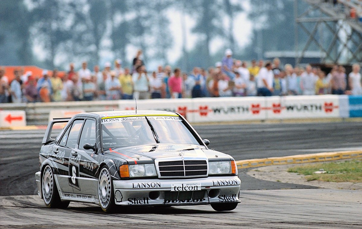 MB_Museum's tweet image. Impressive première 30 years ago: In 1990, #MercedesBenz launched the 190 E 2.5-16 Evolution II from the 201 model series. The high-performance sports saloon was the road-legal version of the DTM touring race car of the same name. #MBclassic More info: mb4.me/PR9-20