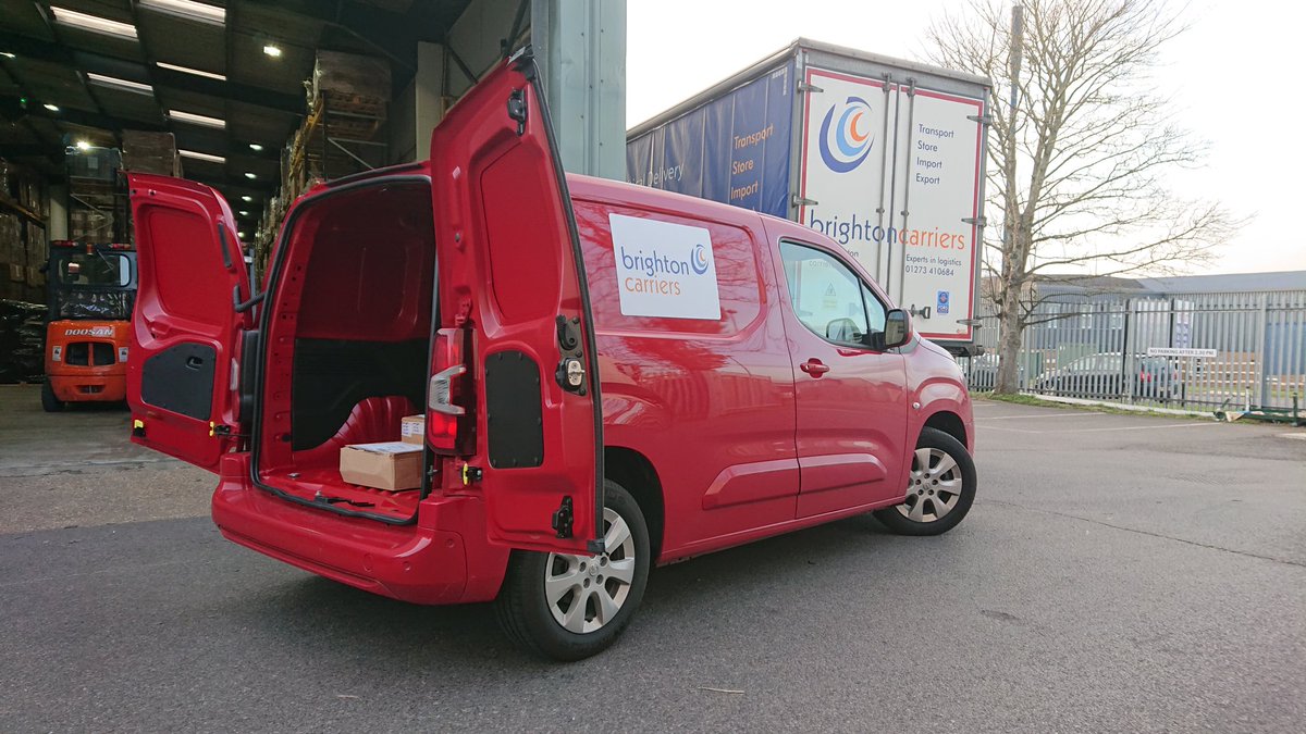 Mike_Humble's tweet photo. The @VauxhallPR @ParkersCars #combocargo earns its corn. Time for  a panic dash to London. Easy peasy when you have A truly capable, quick and quiet motor. https://t.co/1BSzYPUCCh