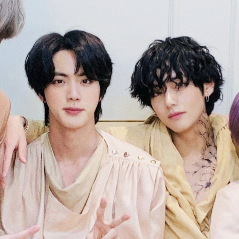 Marrrkson's tweet photo. Taejin is real🌈💜 https://t.co/ggpVs6zmct
