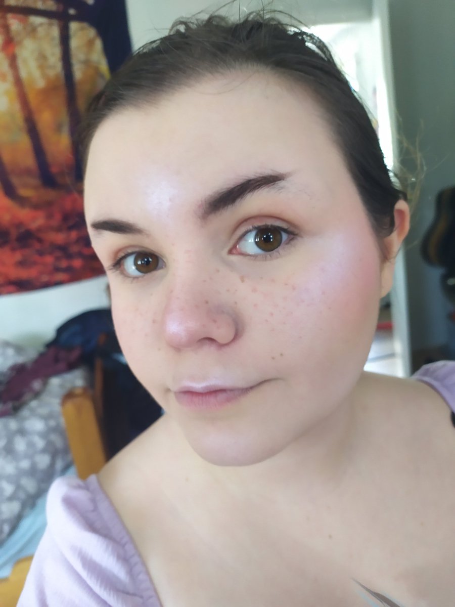HobbitViking's tweet photo. Vibes for today ! Finally got to test the #35I palette from @MorpheBrushes ! With an eyeshadow base from the winter collection of @plouise . And honestly, the best highlighters I have are from @bhcosmetics (here it's the black light palette; last pic unedited so you can see !!!) https://t.co/reH5JBC7Vi