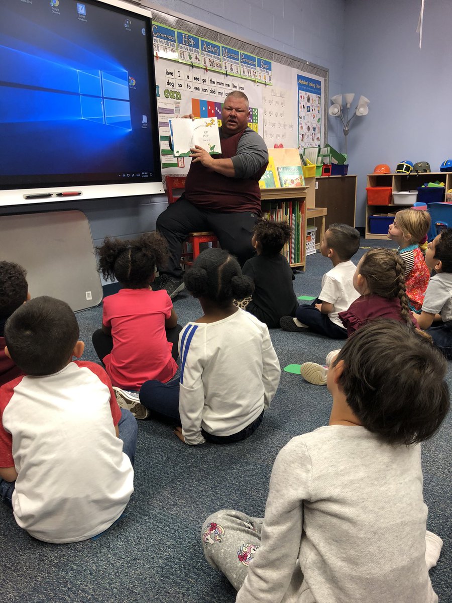 pena_prek's tweet photo. Thank you to everyone that came to read to my class today. Happy Seuss Week!  @NatWilliamsElem https://t.co/9iYdnFMrvp