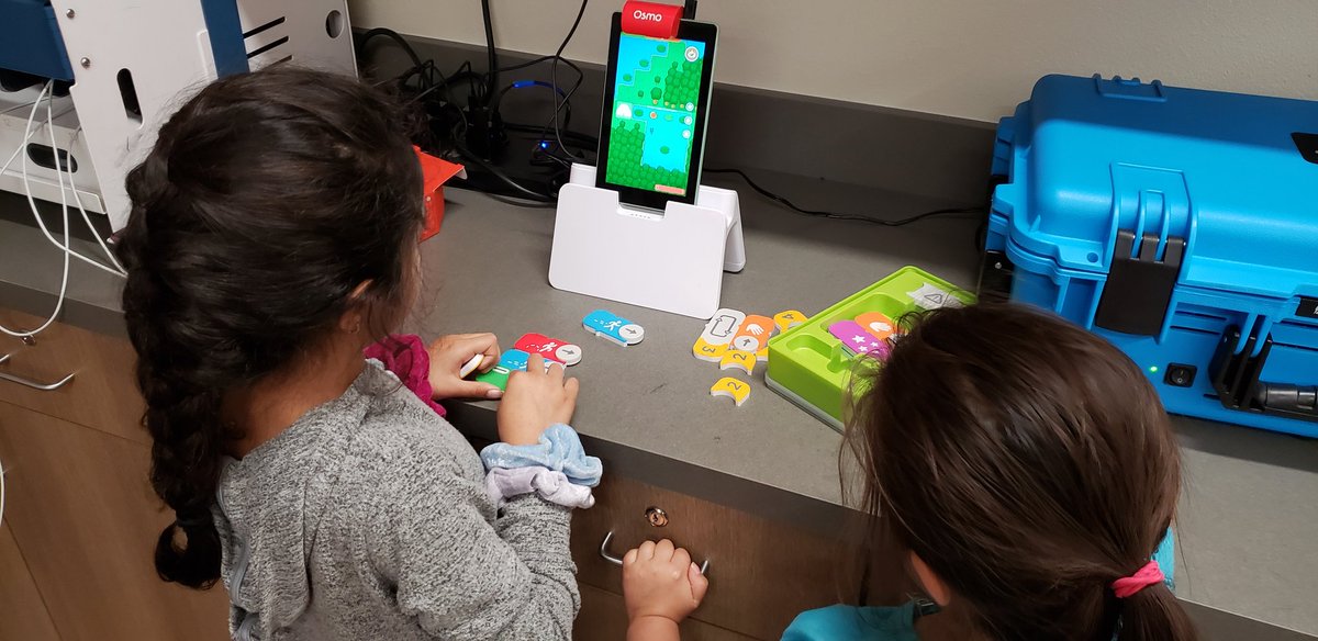 Lauren_Hut_SEO's tweet image. codeorg: RT HambysHive: K, 1, 2 are all getting hands-on cosing practice with PlayOsmo #CodingAwbie. 1st & 2nd continued practice with codeorg and kinder collaborated while building marble runs.