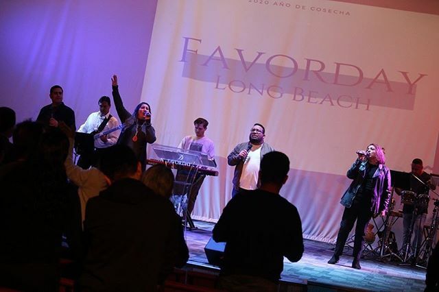 FavordayYA's tweet photo. Buenos días!!
El domingo tendremos servicio a las 5:00PM. Por cierto tomaremos las precauciones necesarias basado en lo que está sucediendo en nuestro país, pero si nos reuniremos. Por lo tanto te esperamos. 
Ven a interceder con nosotros por toda esta s… https://t.co/UFiUmI62X1 https://t.co/BIDzEwufVT