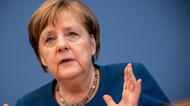 presse_online's tweet photo. Bundeskanzlerin Merkel hat umfassende staatliche Maßnahmen zur Bewältigung der Corona-Krise zugesichert
Berlin- Bundeskanzlerin Angela Merkel (CDU) hat versichert, dass die Bundesregierung, das Parlament und die Länder in der Coronakrise "alles #AngelaM https://t.co/50cQQX46P0 https://t.co/hlQTpK71oe