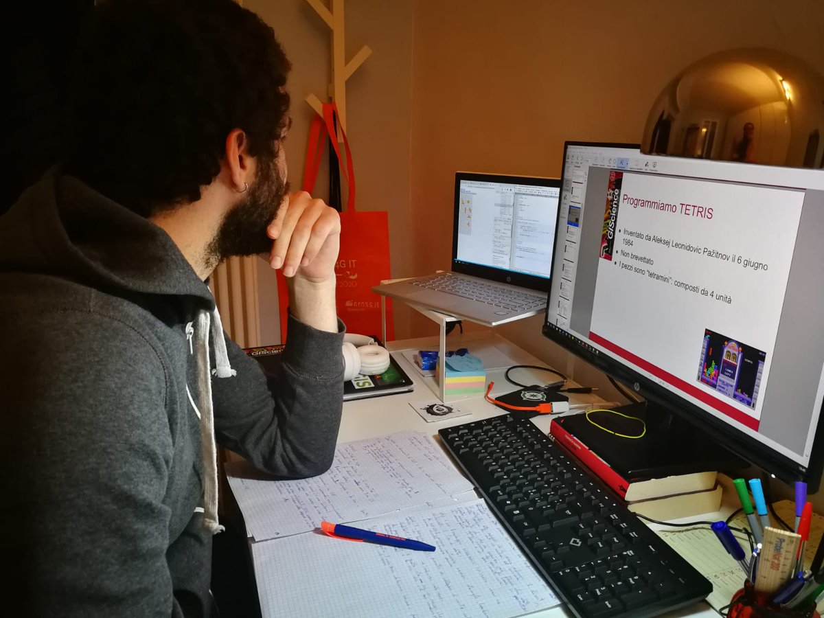 f_damo's tweet photo. Continua il @MasterGIS_Droni anche a distanza con Fondamenti di Programmazione del prof. Sandro Savino
#mastergiscience #unipd #padova #GIS #elearning #onlinelearning #iorestoacasa https://t.co/MD6q7sZQOh