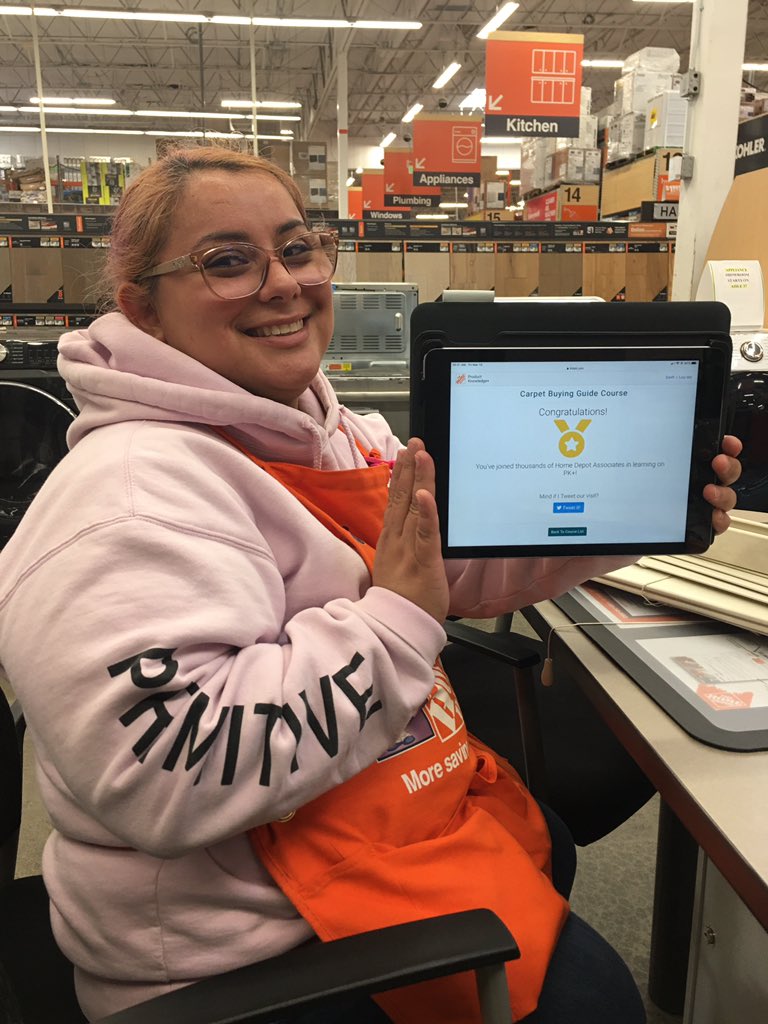 RabinskiHD's tweet photo. Jeanette viewing the CBG vid and quiz! Turlock 1001 #installhappiness #romanoffreno @yvillano03 @MarlinYonan @CeceliaDSM @MikeSpates @GlennHD20 @wendyofthewest @AvisMcGhee3 @amygromanoff @rr_vision2020 @realdoctorshawn https://t.co/m0mv9Hisfi