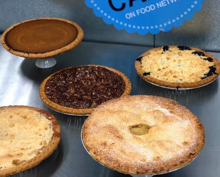 freedsbakery's tweet photo. Tomorrow is #PiDay and we are celebrating our pies flavors at all three #Freeds locations! Grab a Freed’s pie, available today and tomorrow, 3.14!
#Pi #PiDay #Pie #PieDay #freedsbakery #dessert #LasVegas #sweets https://t.co/uSYQcCj4i1
