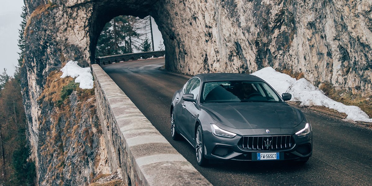 Maserati_HQ's tweet photo. Winter drives are much more exhilarating with the smooth ride and sports car-like handling of the #MaseratiGhibli. https://t.co/zHp1ienowb https://t.co/EMMFQhHbzB