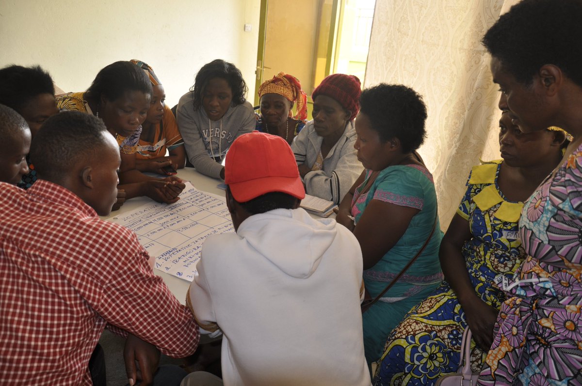 intalert_Rwanda's tweet image. With support from @SwedeninRW  &amp;amp; @WVRwanda  women &amp;amp; youth in cross border trade @RusiziDistrict  are being facilitated through training on:
-Business planning &amp;amp; Goal setting
-Management of business finances &amp;amp; Access to finance 
-Record keeping

#COREProject #empoweringwomen