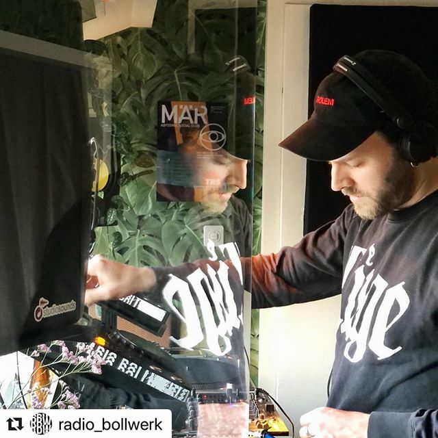 #Repost @radio_bollwerk with <a href="/make_repost/">Repost for Instagram</a>
・・・
@blaublauverein #records /w <a href="/daveeleanor/">daveeleanor</a> #onair at the #temporaryrecordstore #dropby (yes, were open) or #tunein radio-bollwerk.ch ift.tt/2IMbYKA