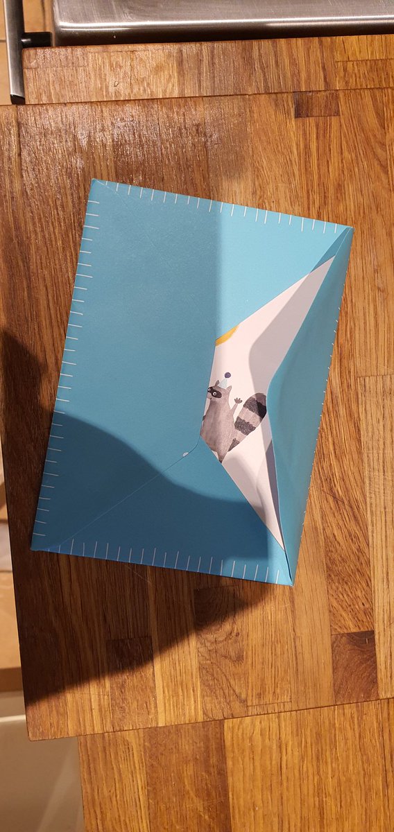 VolumeDean's tweet photo. @RoyalMailHelp @RoyalMailHelp Once again another opened envelope. Will be filing my complaint later. Thanks https://t.co/nUngncW6Ni