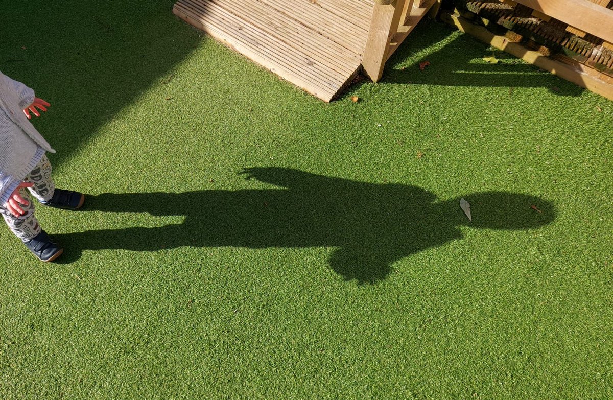 TheRoseGardenDN's tweet photo. Shadow making as part of science week #RG https://t.co/08q5LTRjX3