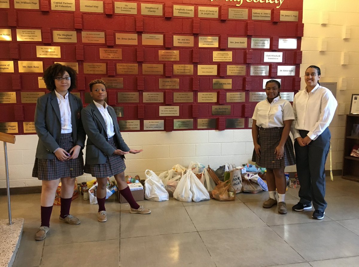 ElizabethSeton's tweet photo. Our Seton students continuing to focus on supporting our neighbors who may be facing food insecurity especially during this time. Our students proudly shared the proceeds from their third food drive during this Lenten season. #LightToKnowGraceToDo https://t.co/oRn4ewt41y
