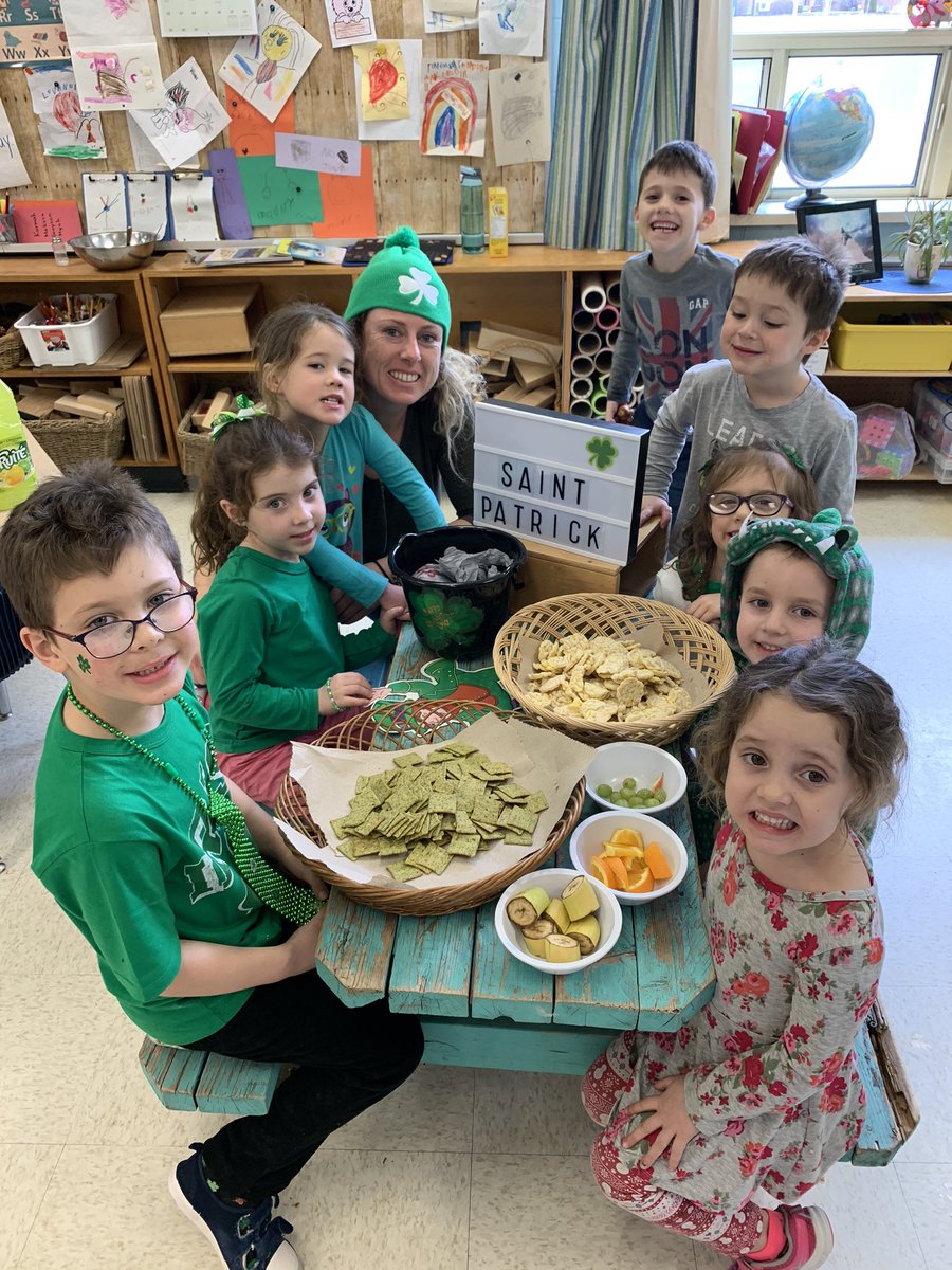 MissRSmith's tweet image. Happy St Patrick’s Day ☘️ We had a visit from a leprechaun this morning and getting ready for our party! #happymarchbreak #washyourhands #staysafeandhavefun 💚 @HolyRosary