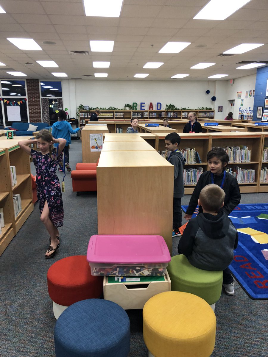 ELivermont_HCS's tweet photo. @RSE_HCS students love to read and made sure they had a book before they left today. @ElaHcs #WeLoveBooks #ExpectExceptionalHCS https://t.co/BFklSzJjQ8