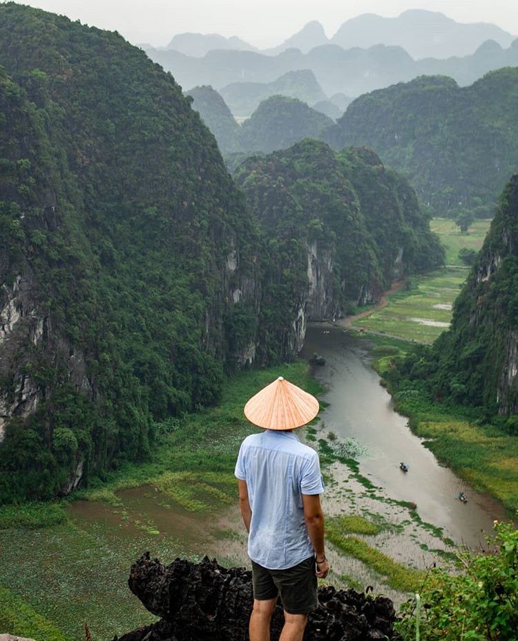 Stand on the edge of perfection with us at Camp Vietnam and be sure to have an experience you will never forget🗺🇻🇳
📸 hubs.ly/H0nwRXw0