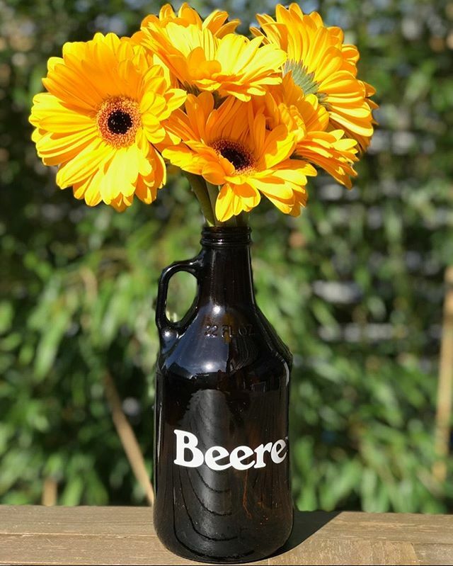 You know the drill by now - no refilling growlers but we will fill new growlers with 25% discount for the glass, no more water station (just ask), and we’ll be disinfecting common area surfaces and handles every half hour. 
Fresh Go Easy and Mental Floss… ift.tt/33ijZAs