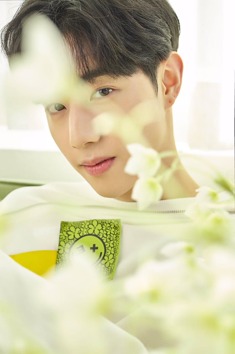 Young2jaebeom's tweet photo. eu estou tão orgulhosa do Mark, ele merece tudo isso e muito mais, nunca vi um homem tão esforçado, namoral, você reina Tuan!
@mtuan93
#MarkTuan2ndChineseSingle
#MarkTuan从未对你说过
#TEAMMySwagger
#AhgaStarStreamParty
@GOT7Official #GOT7
@JacksonWang852 #갓세븐 https://t.co/JW6nz5qb0K