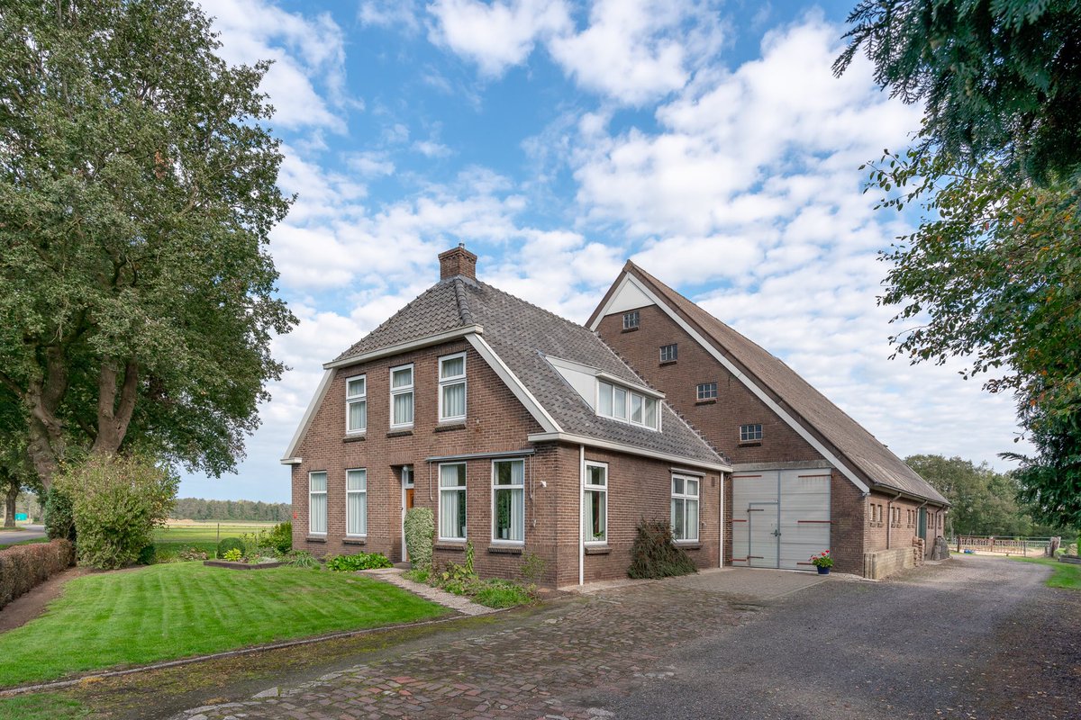 🏡✔️ | Verkocht! Wijsterseweg 13 in Mantinge. Kopers en verkopers, van harte gefeliciteerd. Veel woonplezier gewenst! 😁

Ook uw woning succesvol verkopen? ⤵️

ℹ️ Zingervastgoed.nl

#makelaar #drenthe #funda #huizenmarkt