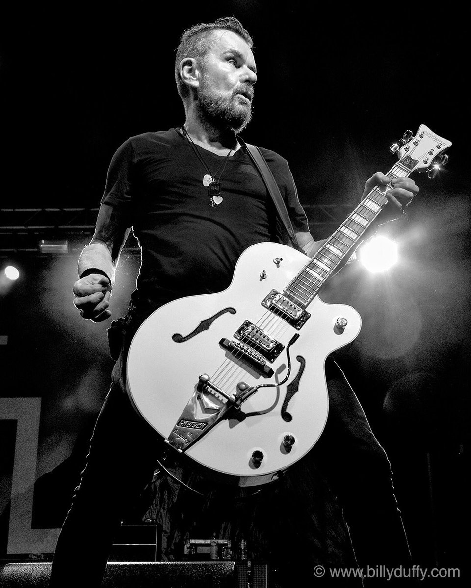 TheBillyDuffy's tweet photo. Falcon Friday ๐ฆ
#billyduffy #billyduffyofficial #signature #gretsch @gretsch @GretschUSA #whitefalcon #ernieball @ernieball #ernieballstrings #smithstraps #falconfriday # thecult #asonictemple
๐ธ @mickpeek https://t.co/IFnnoISIrE
