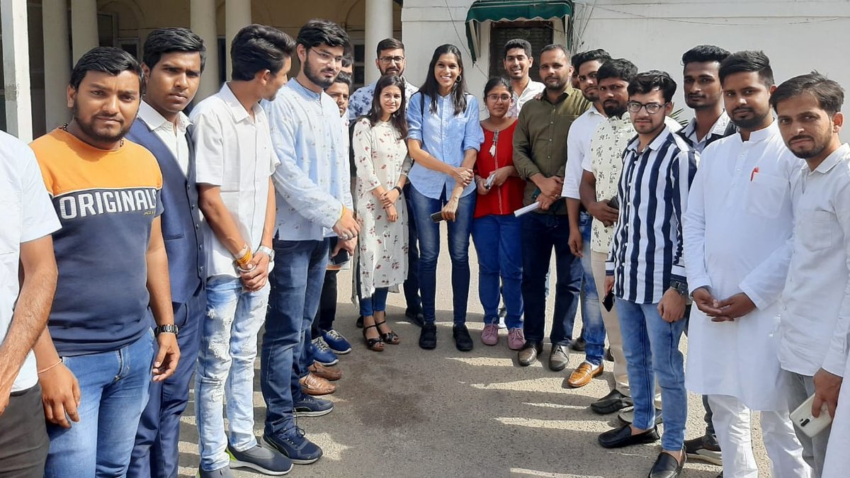 AkashVarunraj's tweet photo. NSUI National Incharge
 Ms. @guptar. Ji attended NSUI Social Media National Executive Meeting. Issues like nationwide #NSUI119 university outreach program and strengthening of NSUI on Social Media were discussed in detail. https://t.co/rm91DAYxMI