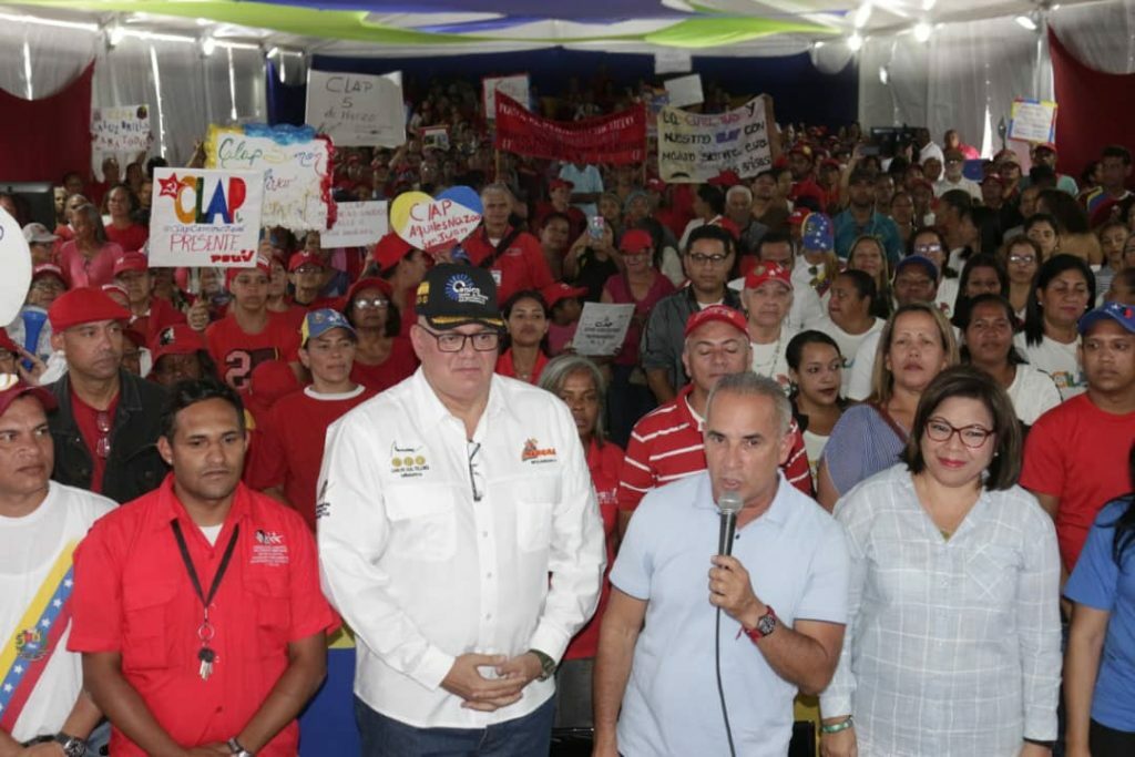 FreddyBernal's tweet photo. Bernal: “Los CLAP llegan cada mes de manera regular con transparencia a más de seis millones de familias” https://t.co/XGeTscGg5U https://t.co/CDl3AOX2G3