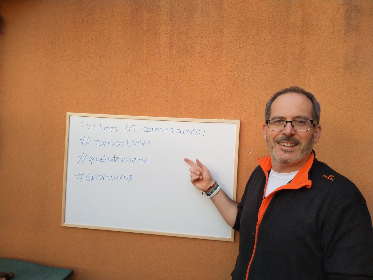 Pues hemos transformado una pared de  la terraza de casa en una clase improvisada.
Todo para asegurar la docencia a nuestros alumnos de <a href="/telecoupm/">ETS de Ingenieros de Telecomunicación - UPM</a>

#somosUPM #quedateEnTuCasa