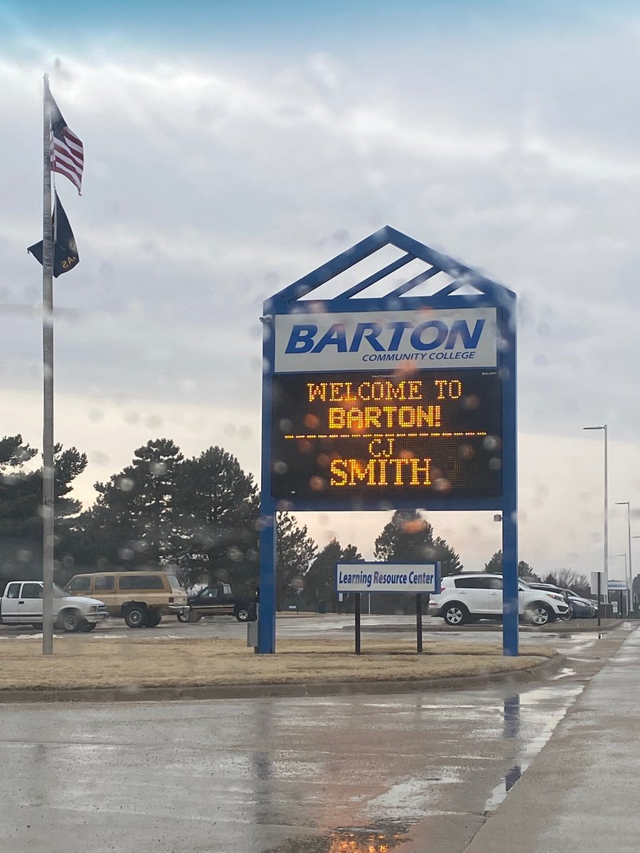 RE_Rockets's tweet photo. “I am glad to say that I have committed to Barton community college. I would like to thank my mother for supporting me. I also would like to thank my coaches for being there for me. With that being said I am happy to be a cougar. “ @Christo8815 congrats CJ we are so proud🚀 https://t.co/Kfcj1wGKp2