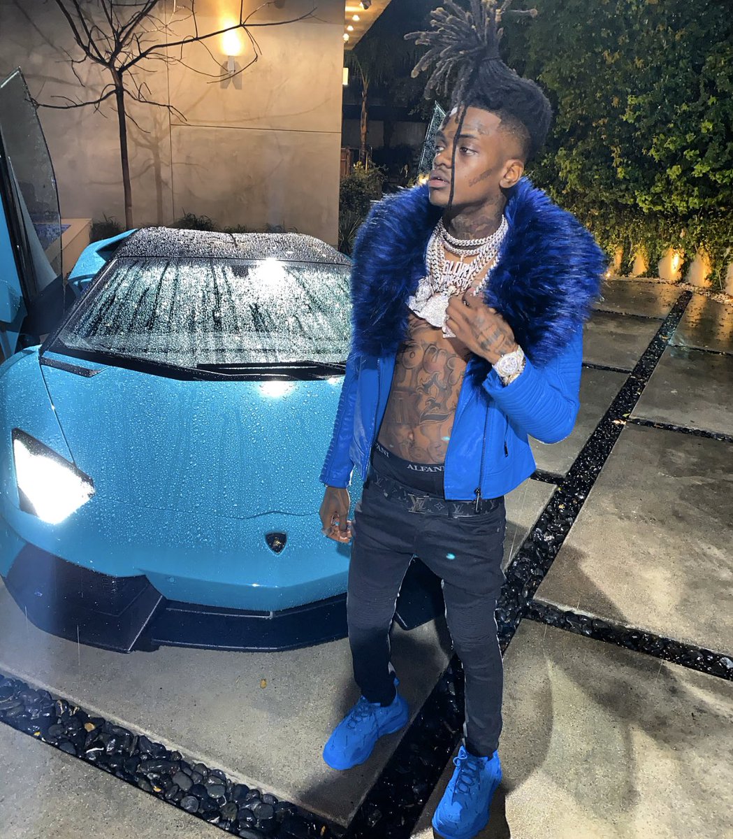 JayDaYoungan's tweet image. 💙💙these  @balenciaga all purpose fr 🐐 #PerkyActivated