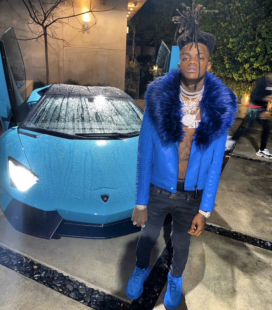 JayDaYoungan's tweet image. 💙💙these  @balenciaga all purpose fr 🐐 #PerkyActivated