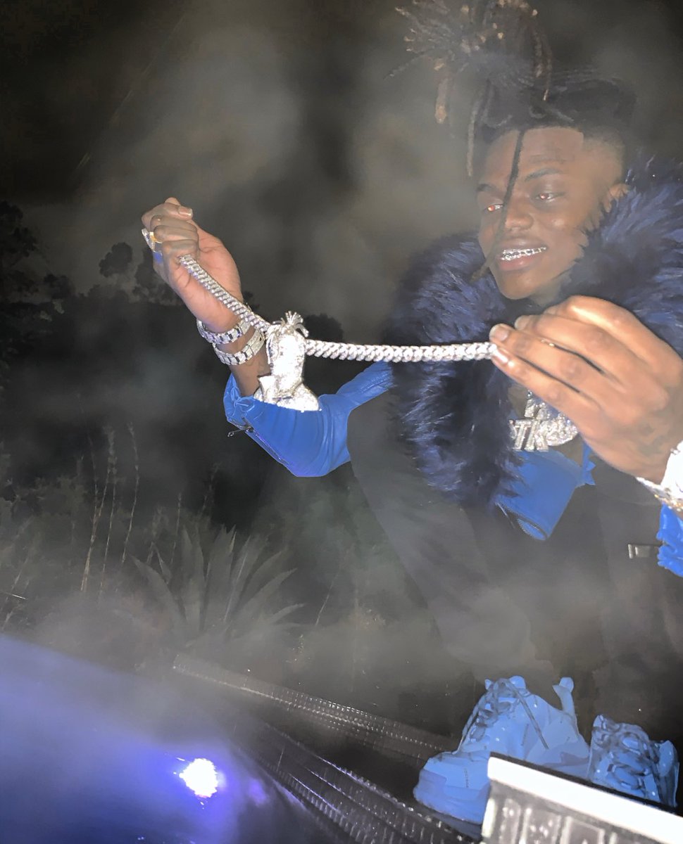 JayDaYoungan's tweet image. 💙💙these  @balenciaga all purpose fr 🐐 #PerkyActivated