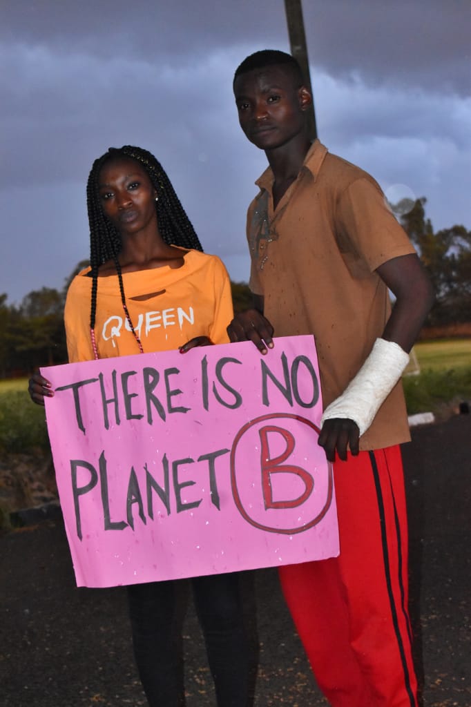 Fridays4futureK's tweet photo. #ClimateStrikeOnline 
There is No Planet B🌍  we have to protect our mothernature .

#ClimateStrike in the lakeside city of kisumu, Kenya #FridaysForFuture @Fridays4future @LicypriyaK #ClimateChange #climateJustice #savelakevictoria #protectlakevictoria @NyanzaTraffic https://t.co/Egm6yXmmb0