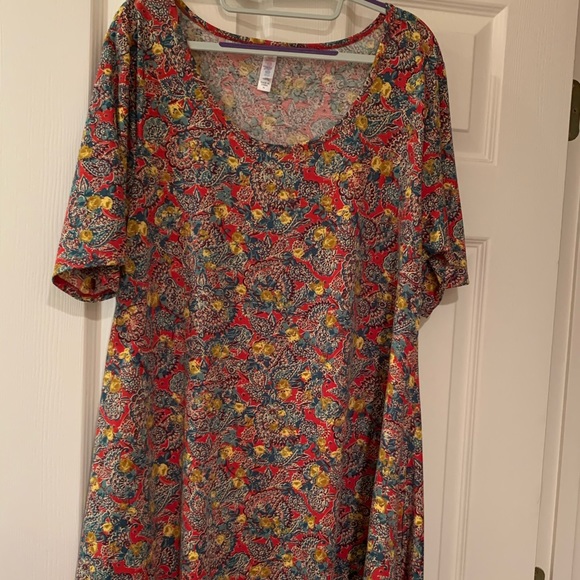 jbunae's tweet photo. So good I had to share! Check out all the items I'm loving on @Poshmarkapp #poshmark #fashion #style #shopmycloset #chicos #lularoe: https://t.co/XRs4eMDt6b https://t.co/Ap22BjcfPy