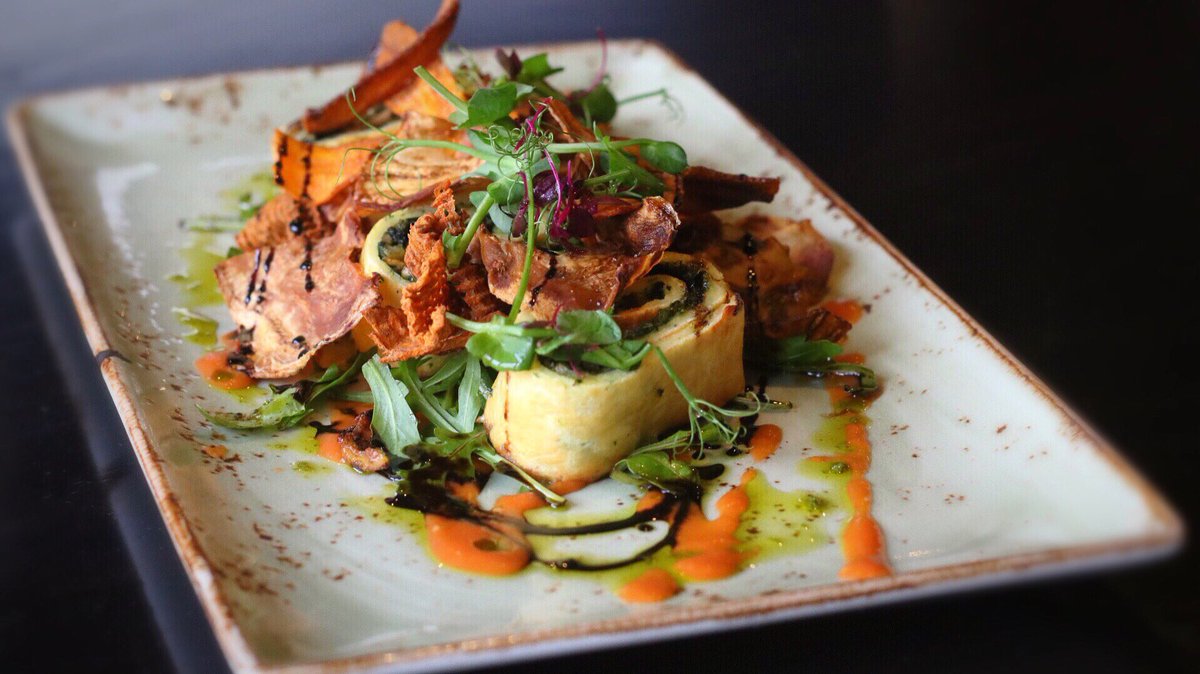 A little slice of Veggie heaven.. Our delicious Spinach, Mushroom &amp; Tarragon Roulade, tomato coulis &amp; vegetable crisps is the perfect treat on a Friday night! 🧡💚