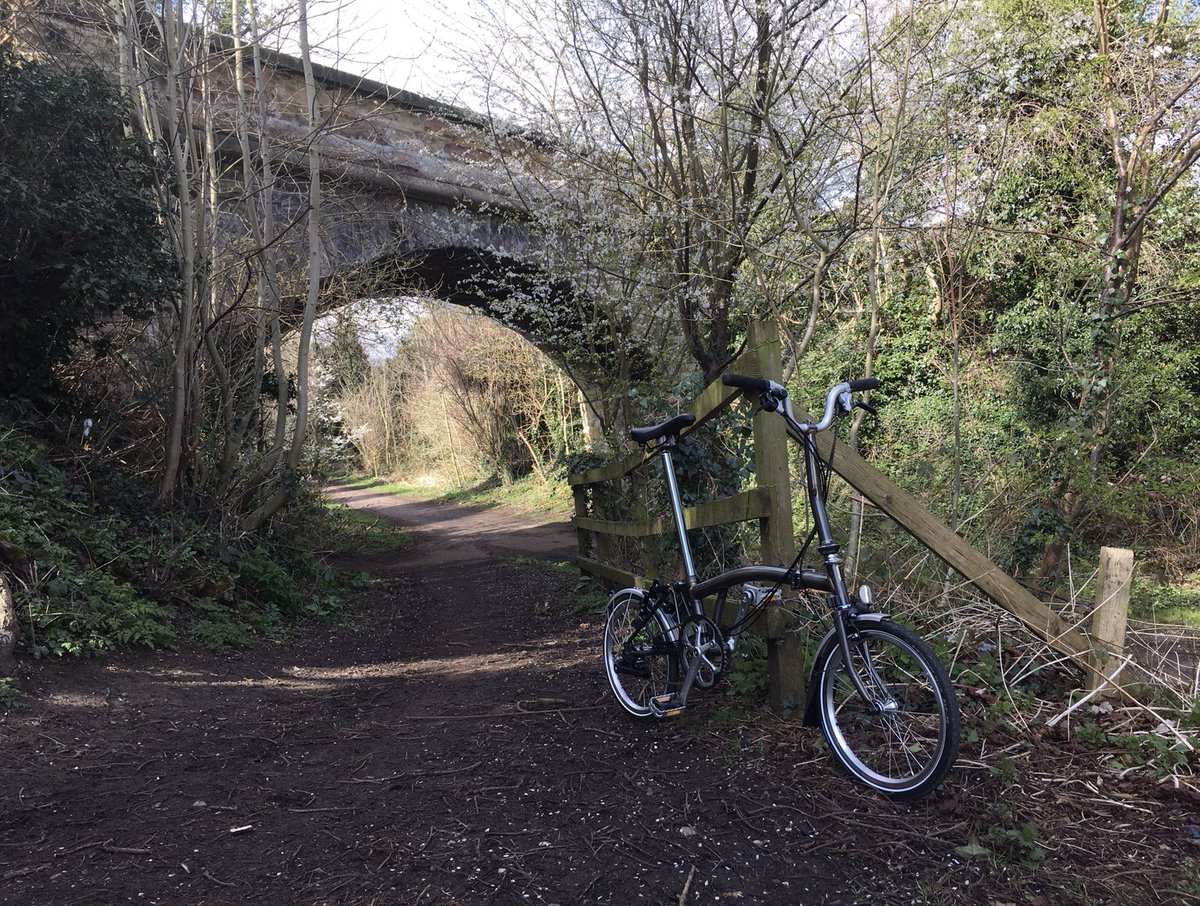 KirkStan's tweet image. Great couple of hours revisiting the old disused railway cycle paths around #Wetherby #Spofforth #Linton #Collingham earlier today. Giddy as a kid in a sweetshop aboard my New Special #LeapYear #LeapYear2020 15th Birthday present! @BromptonBicycle #M6L #RawLacquer 👍 😊
