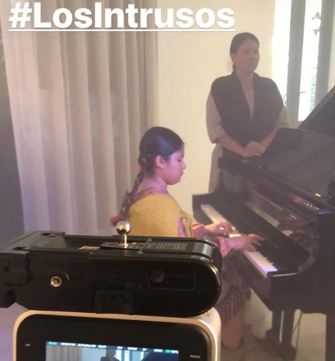 EduiTijerina's tweet photo. Les comparto que recién se grabó mi nuevo cortometraje en colaboración con la "Soc. Actoral Hispanoamericana" (#SAH) de Miami, Florida.)
"INTRUSOS" Dirección: Miguel Sahid / Producción: Andrés Felipe y actuaciones de #SAHKids.
#ShortFilm #Script #Screenplay #Screenwriter https://t.co/p6cMUd7is7