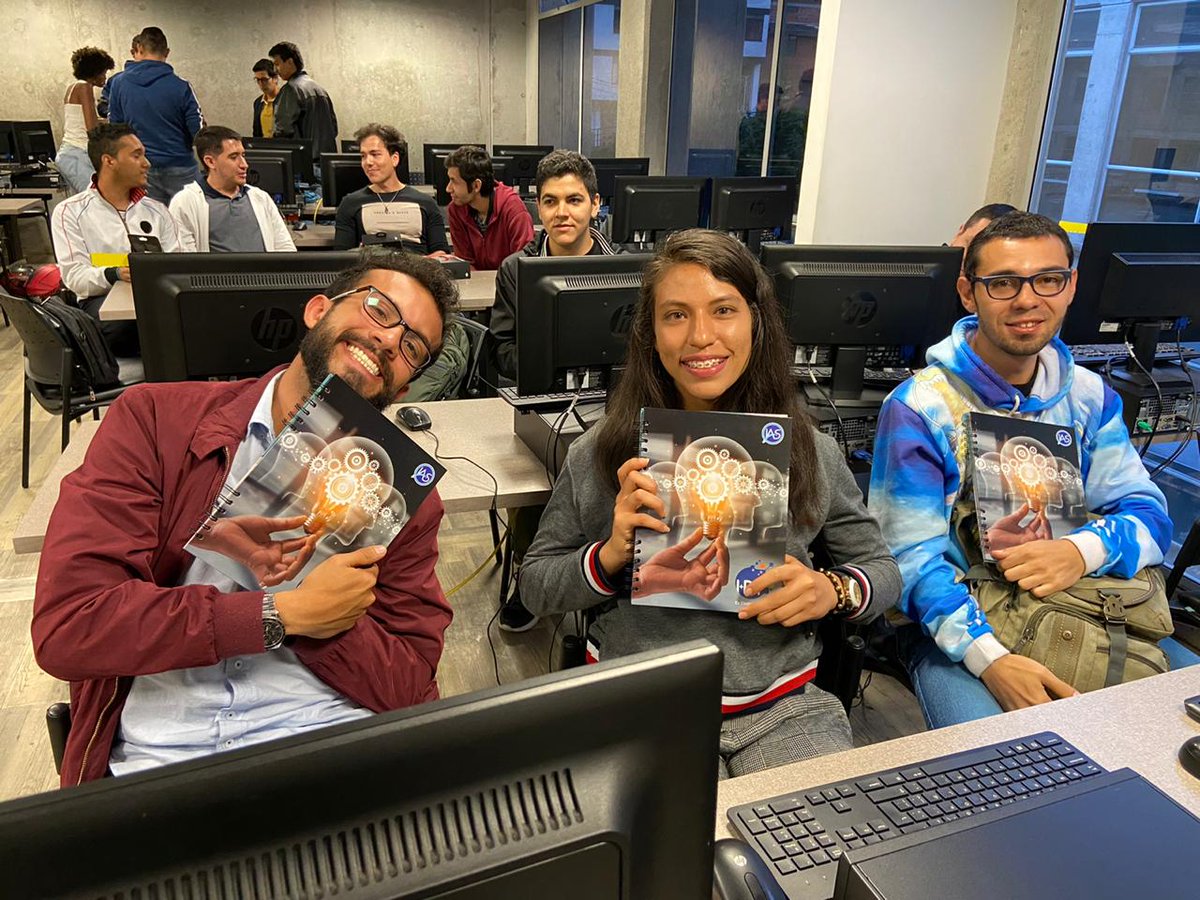 InterSoftwareCo's tweet photo. Nuestras empresas contribuyen a la generación de empleo TI de calidad a nivel nacional. Esta semana @IASSOFTWARE en alianza con la @uammanizales generaron espacio de co-creacion y entrenamiento en retos TI con jóvenes de Manizales, Pereira y Cartago #SomosIntersoftware https://t.co/HQUlLiWwDr