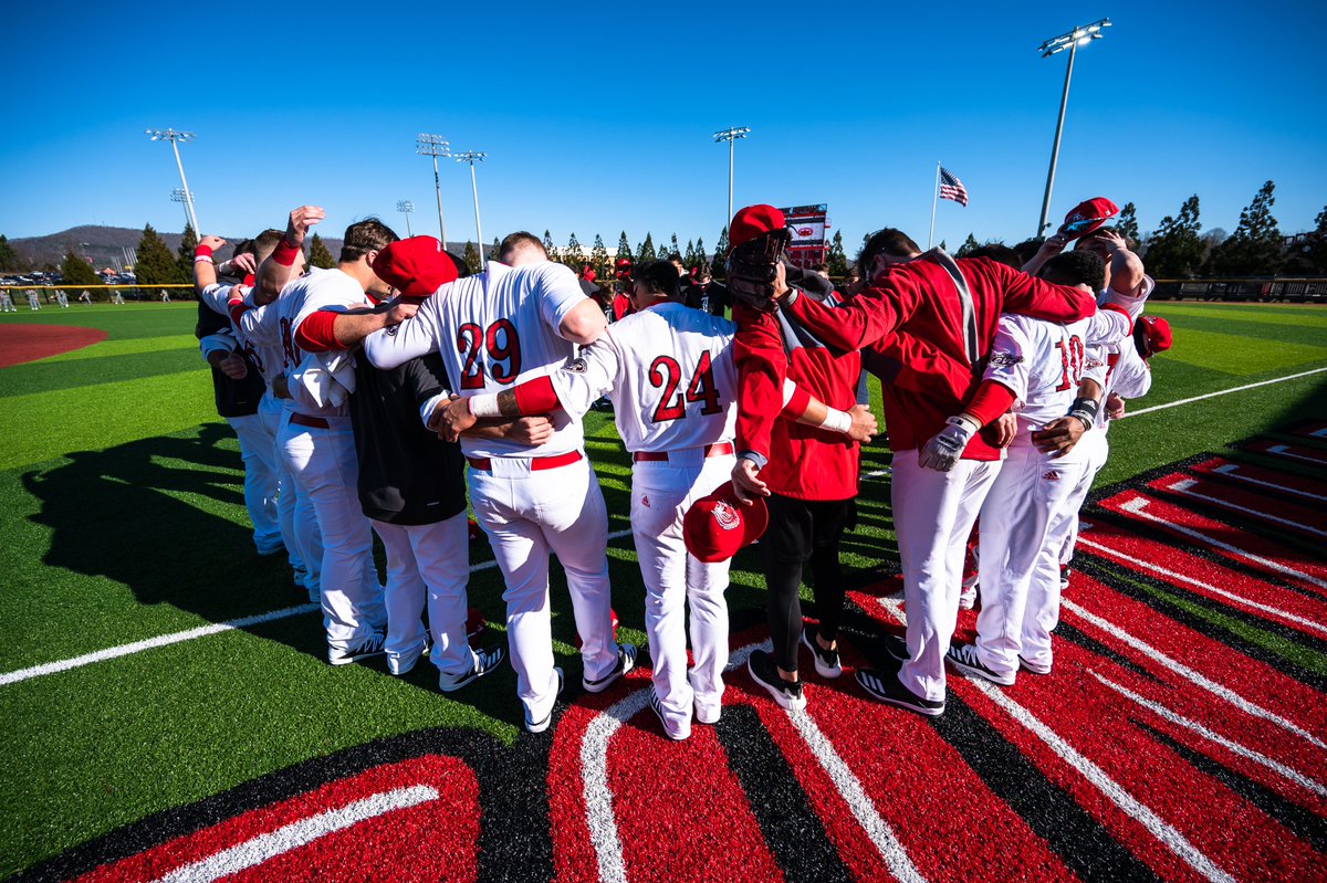 JaxStateBB's tweet photo. 🐔⚾️ https://t.co/6SqLwWzA30