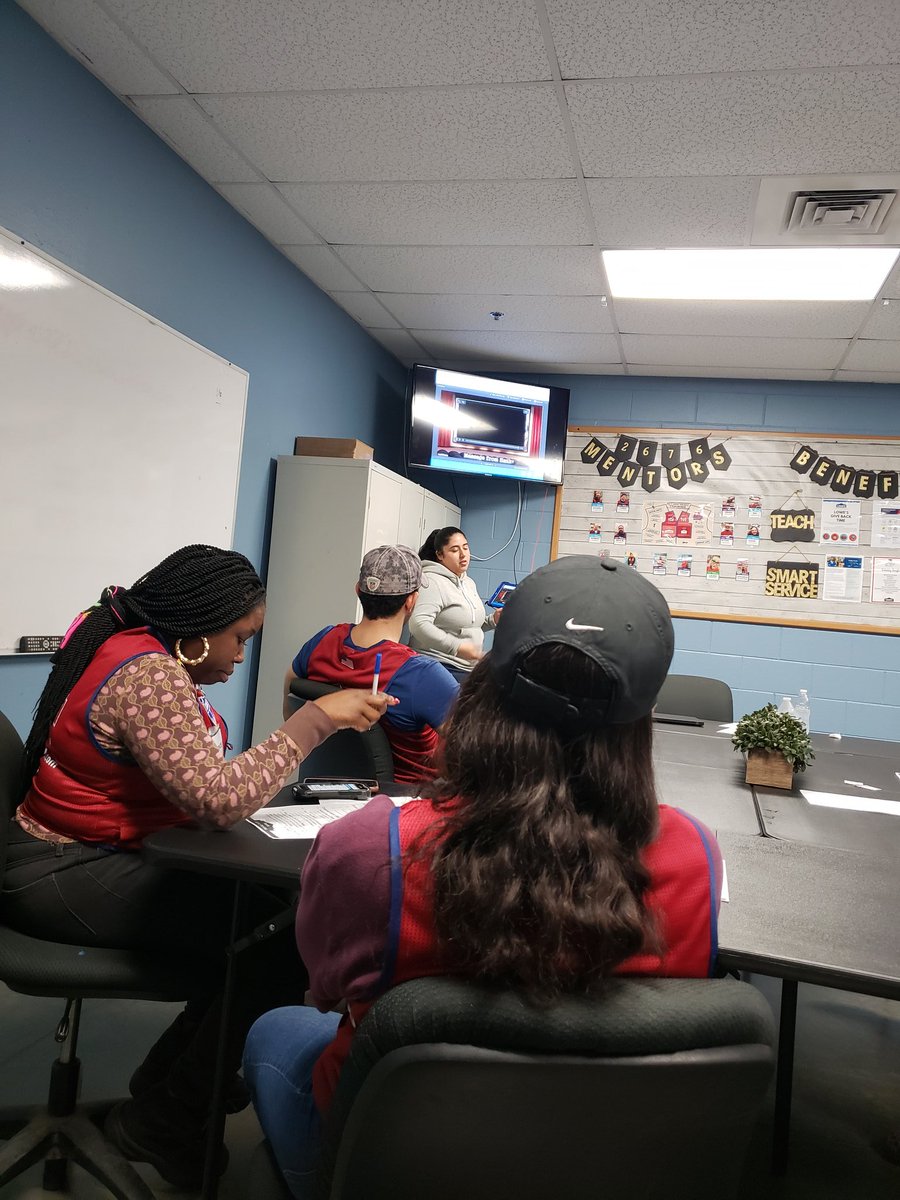 RobinRGRAHAM1's tweet photo. Lowe's Bayonne 2676 Safety Meeting https://t.co/CLRfp6jZSJ
