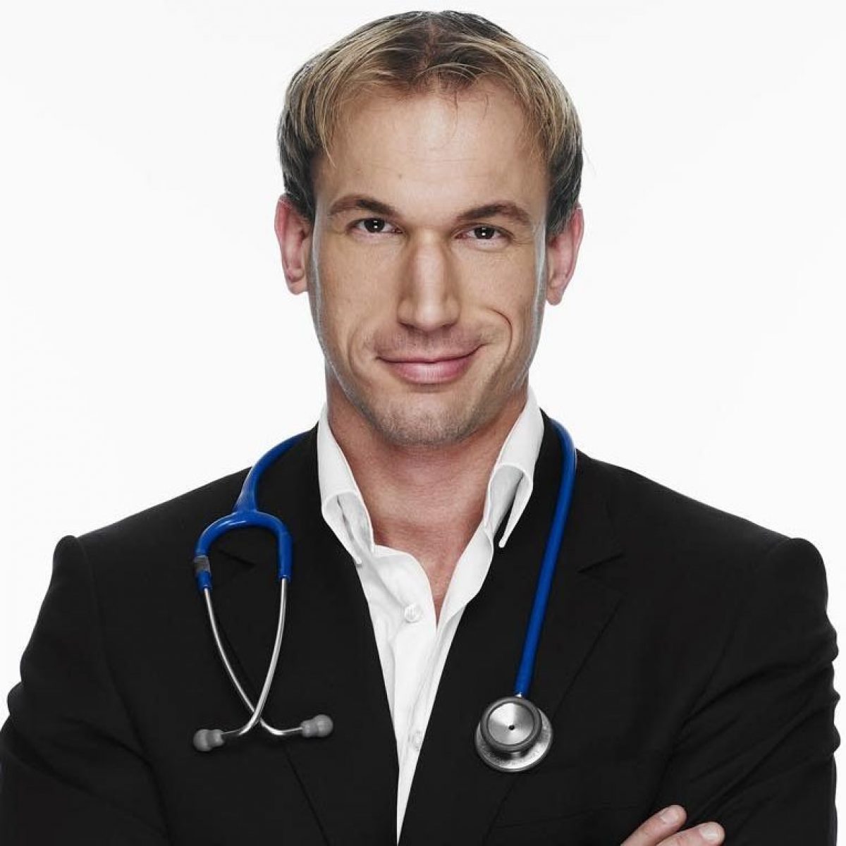 rtl1025's tweet photo. 🔵 "Non pensate che il #coronavirus sia una mezza scusa? Sappiamo come sono gli italiani, per loro ogni scusa è buona per farsi una bella siesta". Si è espresso così Christian #Jessen, medico e conduttore britannico del programma Malattie Imbarazzanti. 

#coronavirusitalia https://t.co/lgejqnMnHI