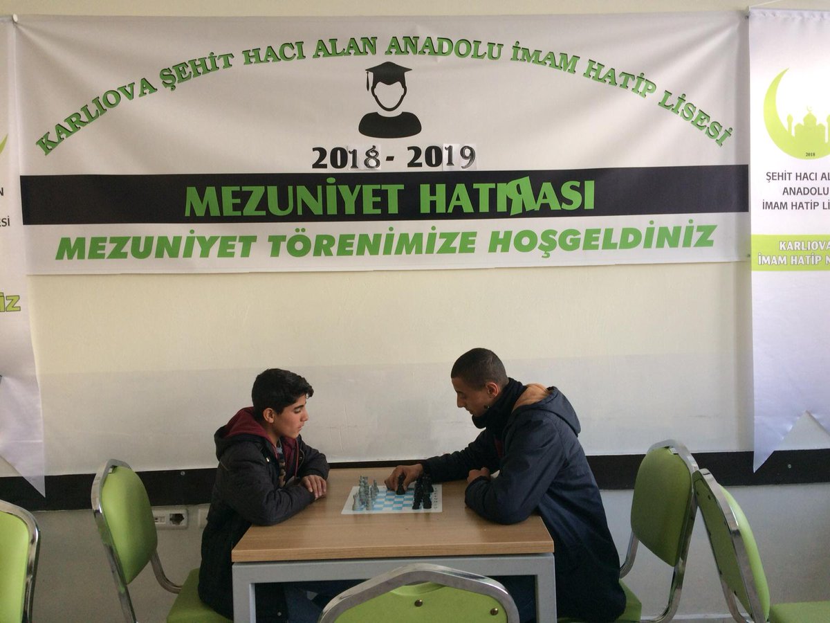 OvaSehit's tweet photo. Okulumuzda kantin , kütüphane, öğretmenler odasında satranç alanları oluşturuldu.
@Maliyldz12 
@KarliovaMEM 
@Asevimkulfani https://t.co/YPGR7HVruR