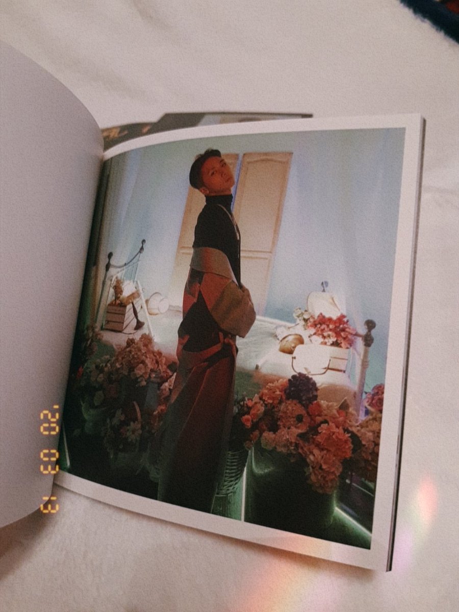 kimhuesos's tweet photo. finally i got the EL DORADO and i'm very happy! 😍 this is a very beautiful album, RAVI did a great job! 💪💪
I will always support RAVI and GROOVL1N, thanks for the good work! 🤩🤘❤️
#ROCKSTAR 🔥🔥🔥 #RAVI #라비 #1ST_LP #EL_DORADO #엘도라도 @RAVI_GTCK https://t.co/RmNzkXk9ix