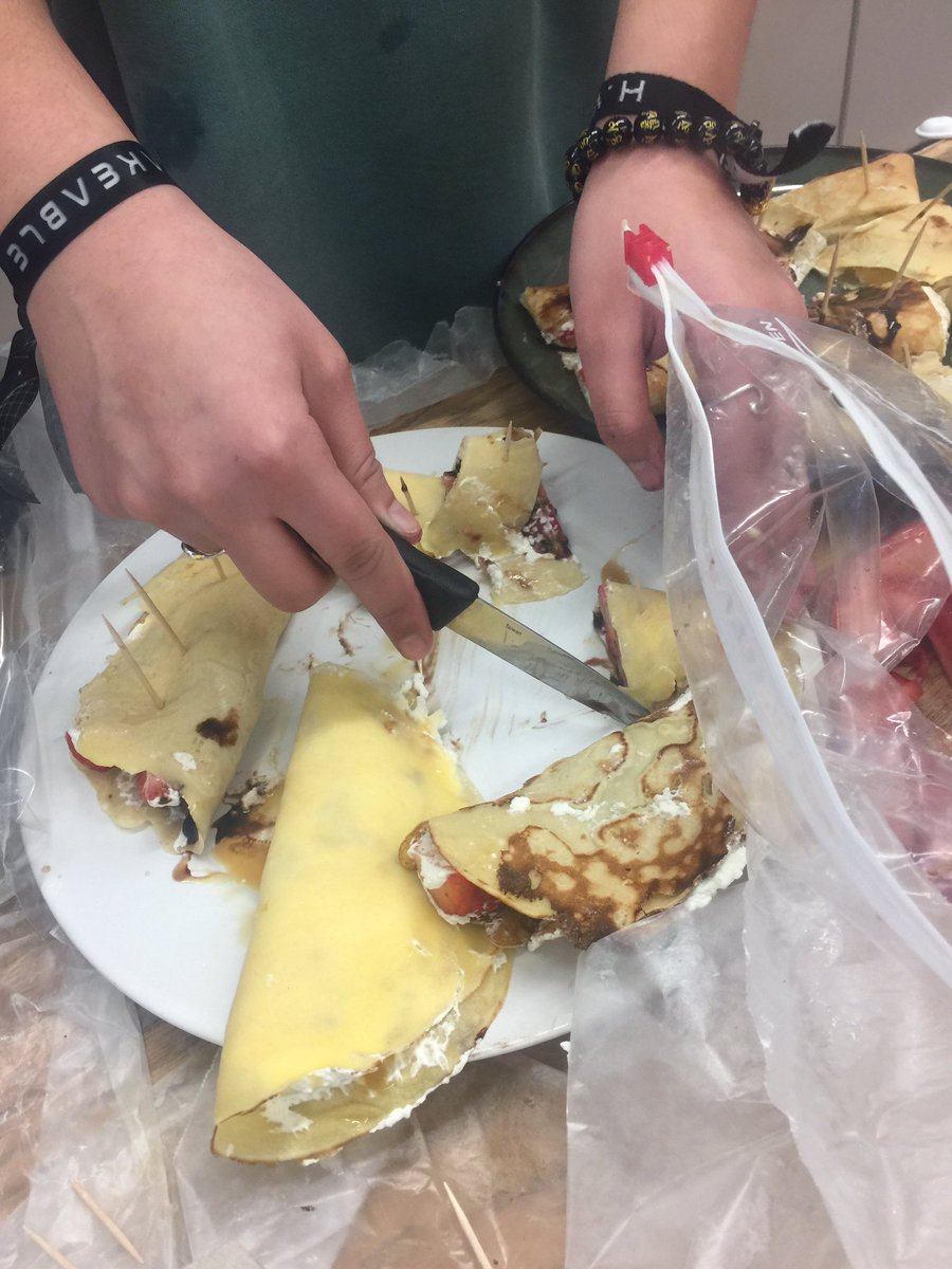 Georgia08181956's tweet photo. 8th grade food truck assignments were a great success! #STEM @Prin_Santoro @WoodstockMS https://t.co/7qquwiPe2h