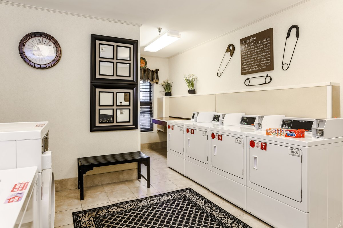 HomewoodNY's tweet photo. Staying a while? There's no need to worry about packing enough clothing with the convenience of our guest laundry room! 👕 https://t.co/e7453YbL7G