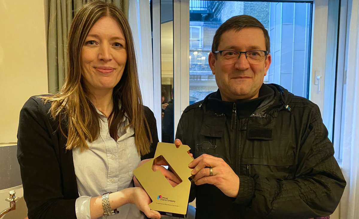 Huge congrats to @paulheaton and @jamajestical, who’ve gone to Number 1 with their new album Manchester Calling 🏆 bit.ly/2TKWVH8