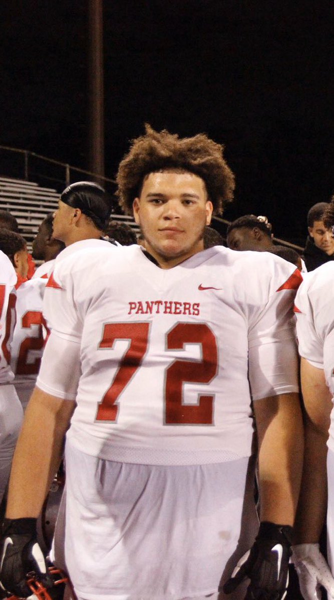 EdwardSavinon72's tweet photo. Senior highlights in bio🔥 https://t.co/XwPIGFoQbx
